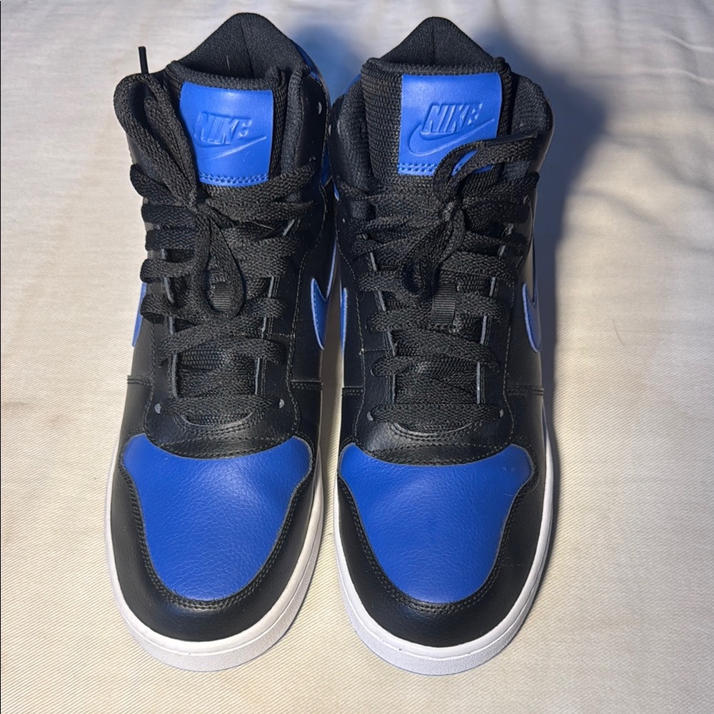 Nike Men's Black and Blue Sneakers
